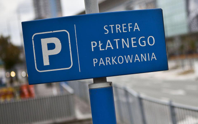 Miejsca parkingowe na drodze wewnętrznej to nie strefa płatnego parkowania - wyrok WSA