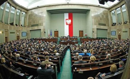 Posłowie chcą więcej przywilejów