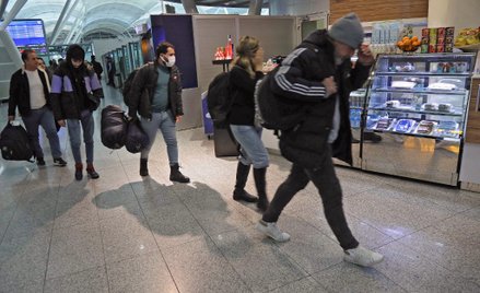 Reuters: Migranci na granicy z Polską czują się oszukani przez przemytników