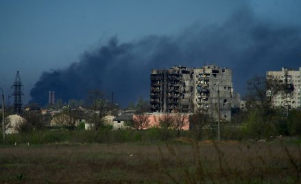 Mariupol. W tle Azowstal