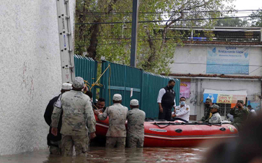 Ewakuacja z podtopionego szpitala w miejscowości Tula, w Meksyku