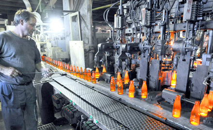 Producenci alkoholu nadal nie dostrzegają spadającej presji na ceny opakowań. Mimo to ostatnie progn