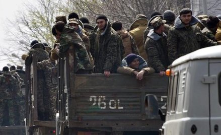 Ormiańscy ochotnicy w Górskim Karabachu gotowi do walki z Azerami.