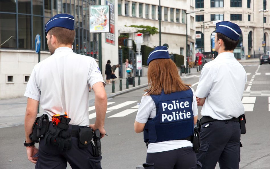 Belgia: Strzały z kałasznikowa w centrum handlowym