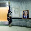 Zdjęcie prezydenta USA Donalda Trumpa wystawione w Walter Reed National Military Medical Center w Be