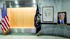 Zdjęcie prezydenta USA Donalda Trumpa wystawione w Walter Reed National Military Medical Center w Be