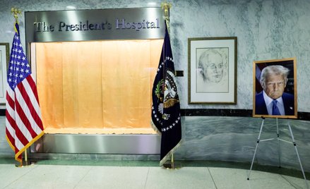 Zdjęcie prezydenta USA Donalda Trumpa wystawione w Walter Reed National Military Medical Center w Be