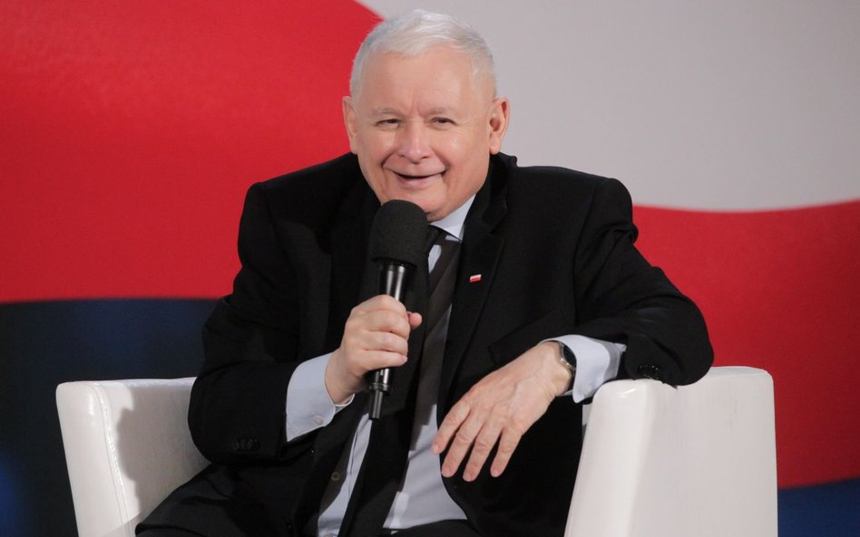 Prezes PiS przeciwny zakazowi sprzedaży aut spalinowych w UE
