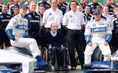 Marzec 2001. Frank Williams i jego zespół BMW Williams na torze Sepang w Malezji