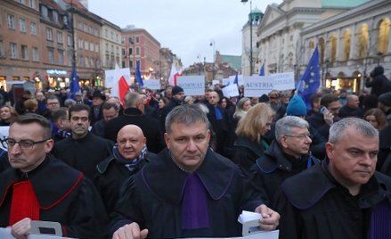 Marsz Tysiąca Tóg w Warszawie w styczniu 2020 r. Na pierwszym planie, w środku, ówczesny sędzia Wald