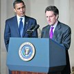 Amerykański sekretarz skarbu Timothy Geithner (z prawej) oraz prezydent Barack Obama