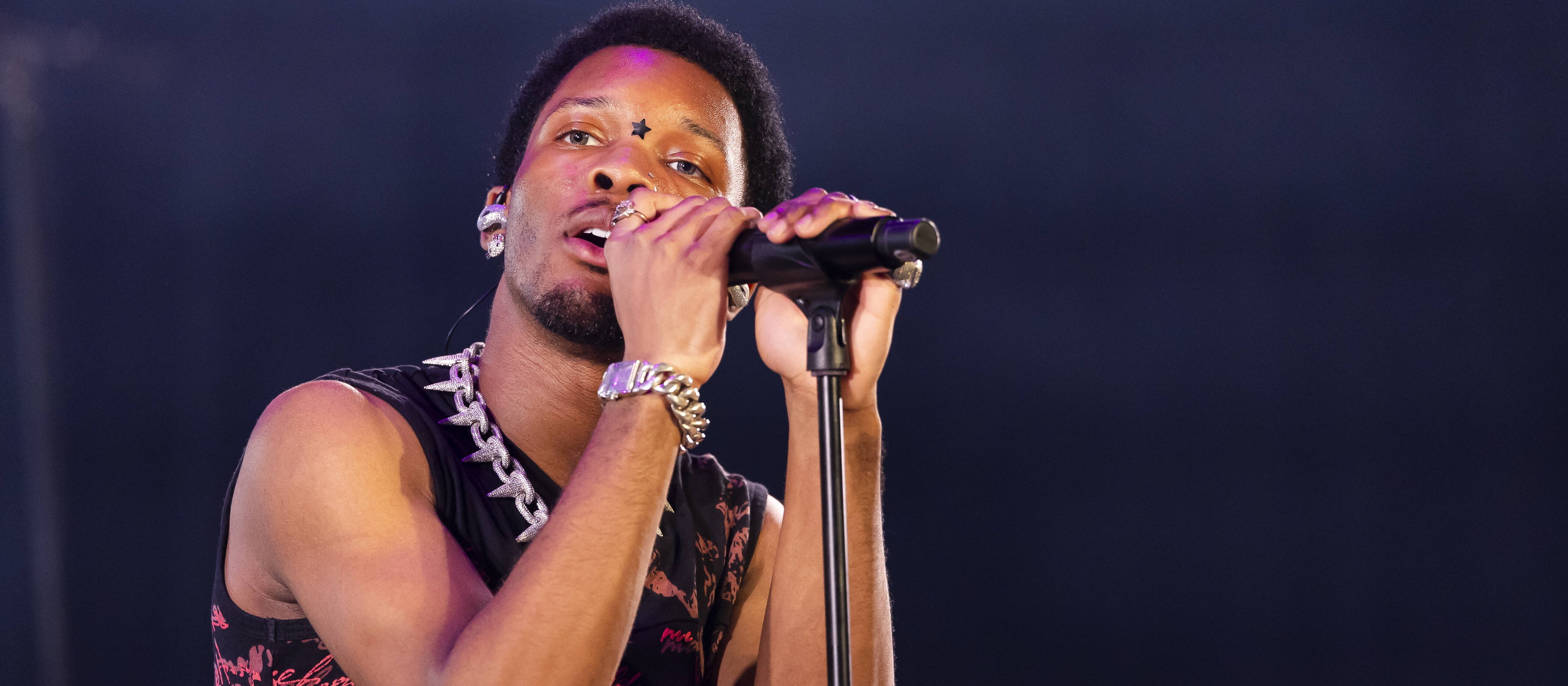 Makabryczne odkrycie w bagażniku tesli na policyjnym parkingu. Auto należy do znanego piosenkarza