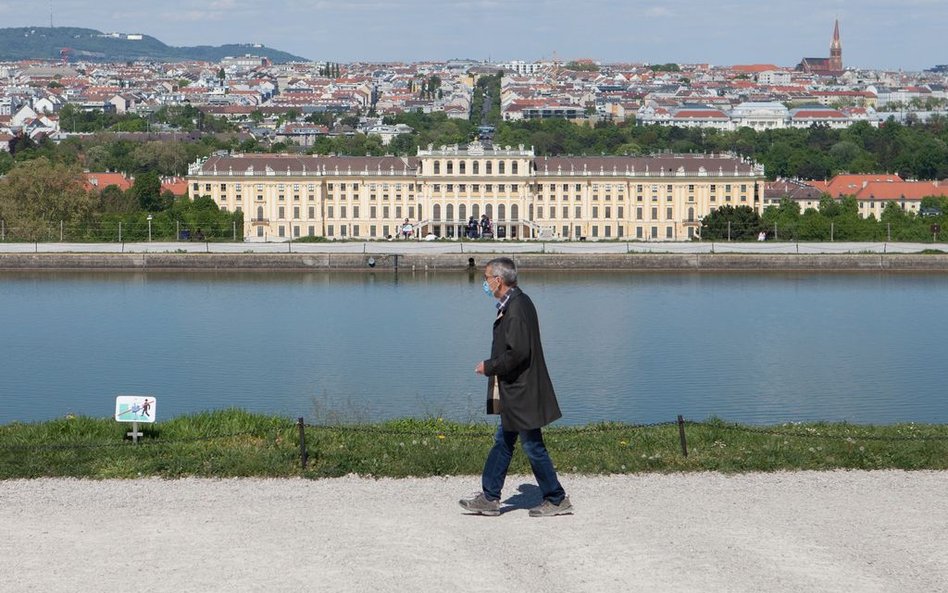 Umorzone śledztwo o myśliwcach dla Austrii