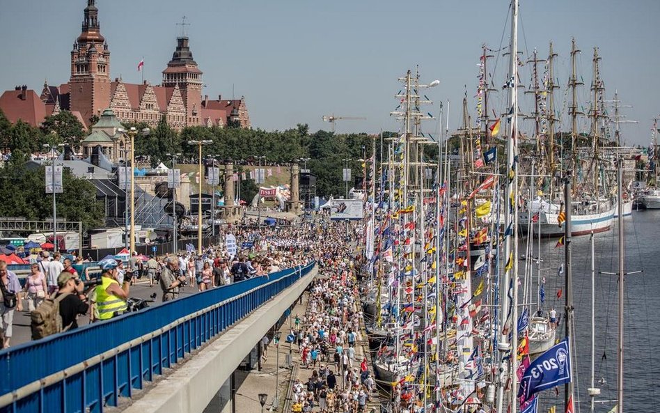 Do Szczecina płynie 55 żaglowców i jachtów z 18 krajów