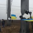 Słupy energetyczne zniszczone przez aktywistów blokujących Krym
