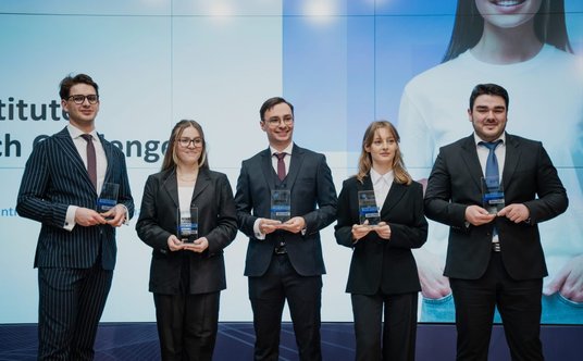 Tegoroczny zwycięzca krajowego finału CFA Institute Research Challenge – zespół Akademii Leona Koźmi