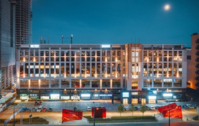 Właściwe prace rozbiórkowe dotychczasowego biurowca Prosta 69 ruszą w lutym.