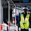 Policja karała m.in. za niezachowanie dwumetrowej odległości