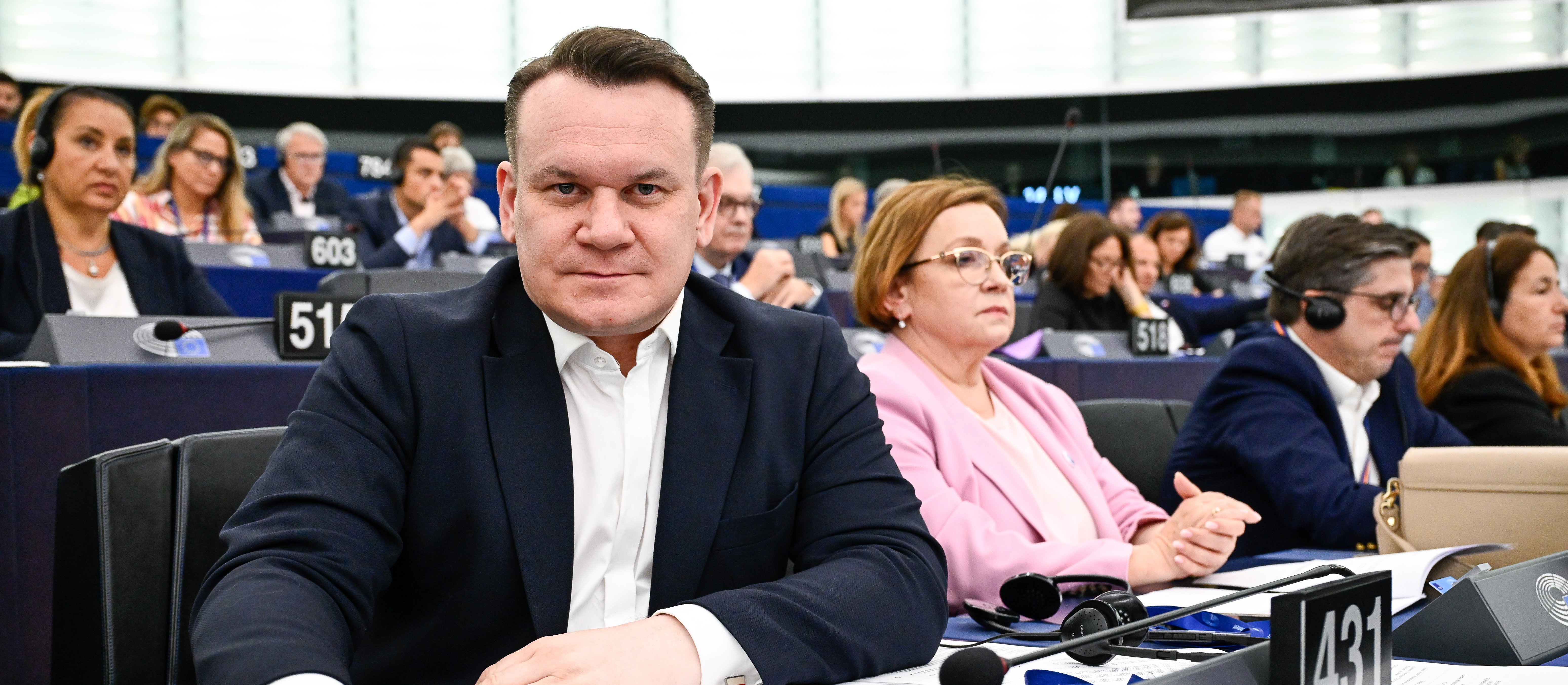 Z kim rząd Izraela zwalcza antysemityzm. Wśród uczestników konferencji Dominik Tarczyński