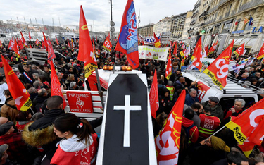 Czarny czwartek we Francji. Związki zawodowe ogłosiły strajk generalny