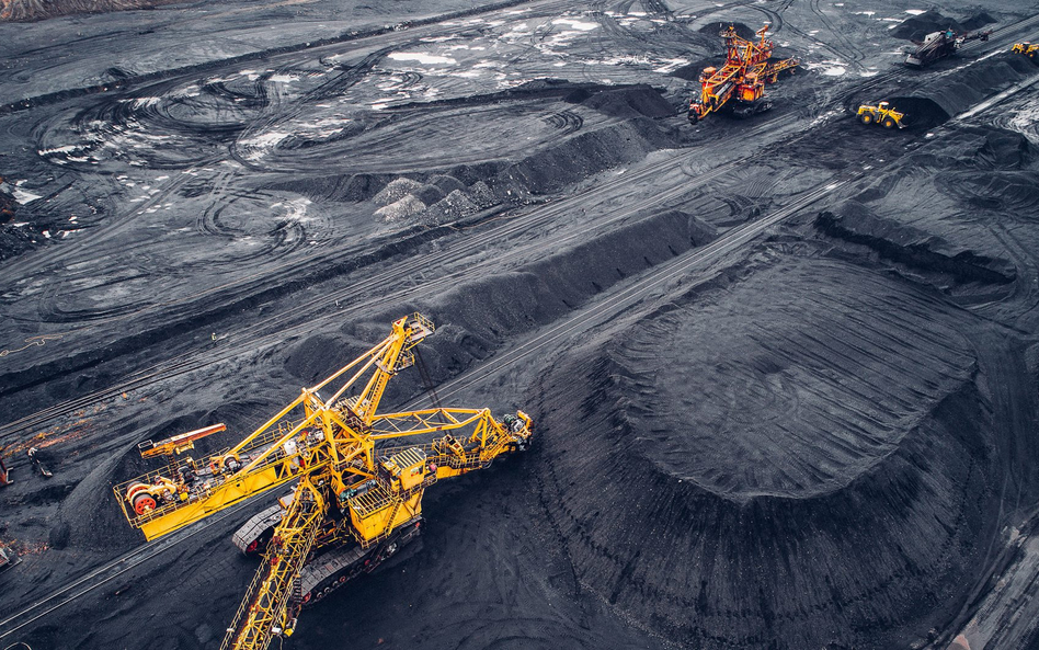 Ceny węgla dla energetyki biją rekordy, choć nie przełoży się to na wyższe rachunki za prąd dzięki m