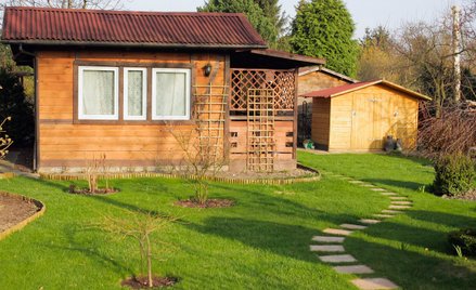 Podatek od spadku: Fiskus chce wiedzieć o altance na działce