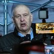 Prezes Trybunału Konstytucyjnego Bogdan Święczkowski przemawia przed budynkiem Trybunału Konstytucyj