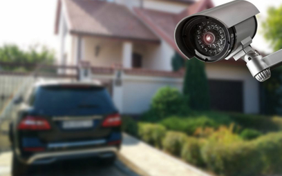 Kamera przed domem: kiedy można instalować i kto może oglądać nagrania
