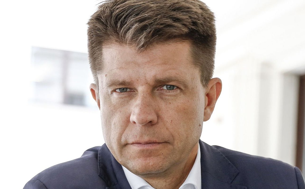 Nowoczesny Smerf komentuje decyzje Karola Nawrockiego: smerfy widzą, kto hamuje wzrost