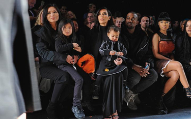 Na zdjęciu od lewej: pani Aimie Wang, trzyletnia Alia Wang, pani Kim Kardashian z synkiem i małżonki