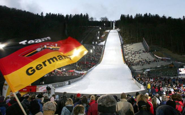 Skocznia w Willingen. Jej rekord to 152 m. Należy do Fina Janne Ahonena i Słoweńca Jurija Tepesa. Po