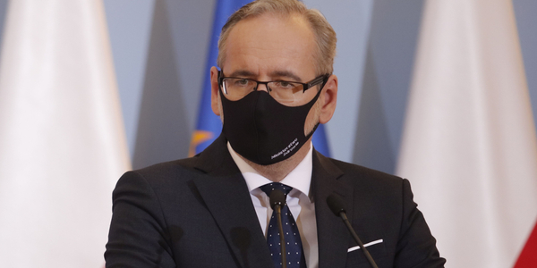 Minister zdrowia Adam Niedzielski: Rekomenduję noszenie maseczek