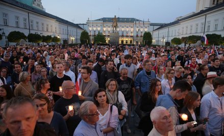 "Chcemy weta!" Manifestacja przed Pałacem Prezydenckim