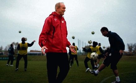 Franciszek Smuda prowadził Zagłębie w kupionym meczu z Cracovią, ale prokuratura zapewnia, że nic ni