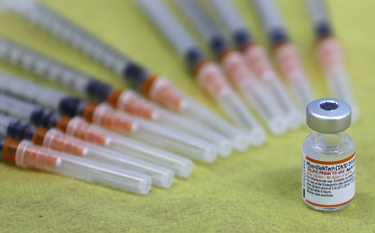 Naukowcy z Izraela zbadali skuteczność szczepionki Pfizer względem wariantu Omikron