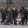 W wielu miastach służby brutalnie rozprawiły się z demonstrującymi. Na zdjęciu: pałowanie w Ałma-Aci