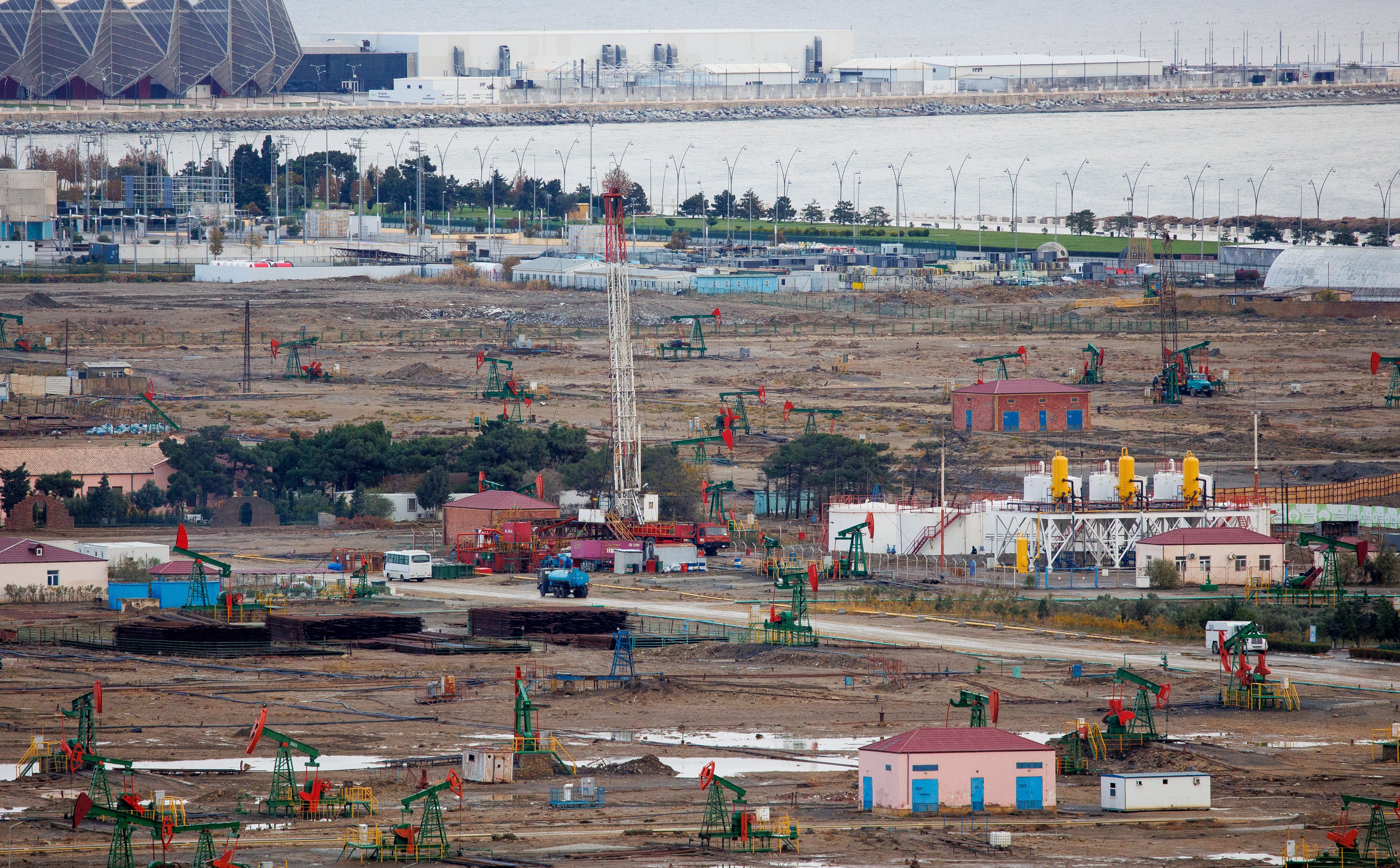 Szkodliwe substancje znalezione w azerskiej ropie. Czy to ostrzeżenie z Kremla?