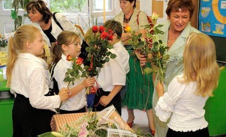 Przejęcie szkoły pozbawia nagrody jubileuszowej