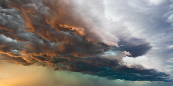 RCB alarmuje: burze, silny wiatr i ulewy w środę i czwartek