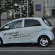 Elektryczne mitsubishi ma napęd na tylne koła, bagażnik ma pojemność 227 l