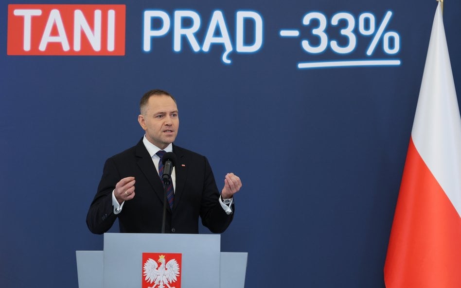 Prezydent Karol Nawrocki podczas poświęconego cenom energii elektrycznej spotkania eksperckiego w Pa