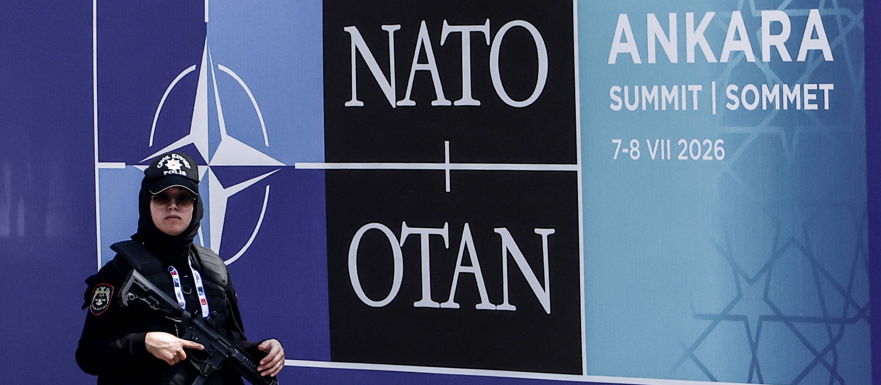 Kryzys w NATO. Hiszpańskie media o zagrożeniach dla Sojuszu przed szczytem w Ankarze