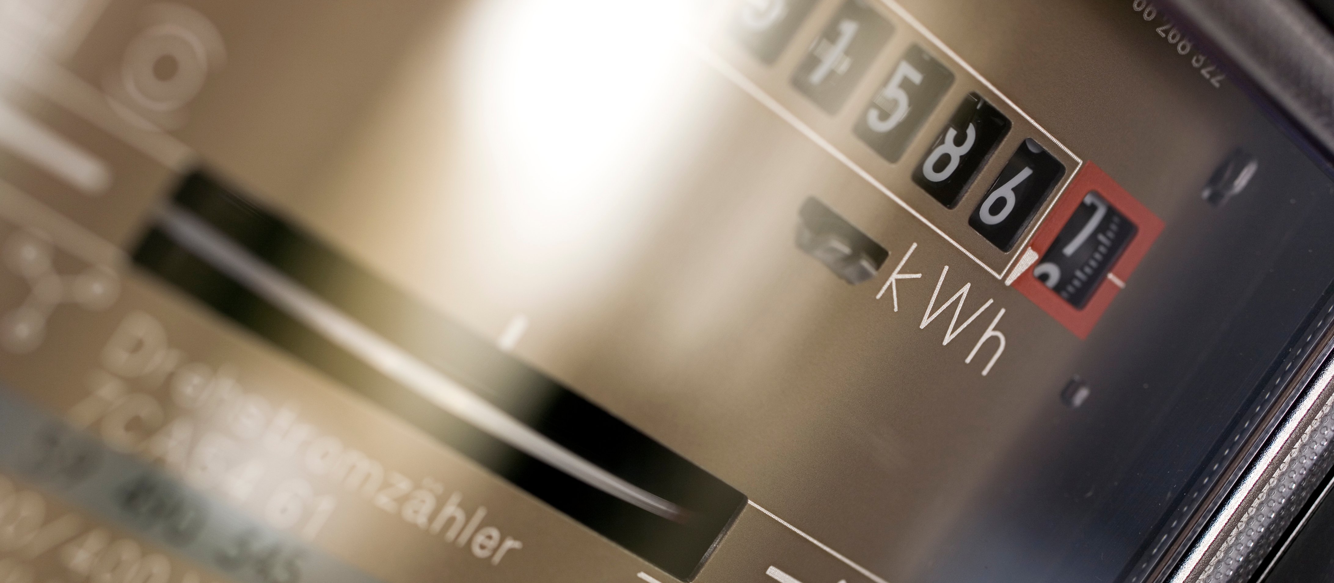 Tańszy prąd dla firm. Prezydent zdecydował: będzie więcej czasu w rozliczenie