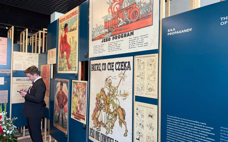 Na wystawie stałej znalazły się m.in. plakaty propagandowe z tamtego okresu
