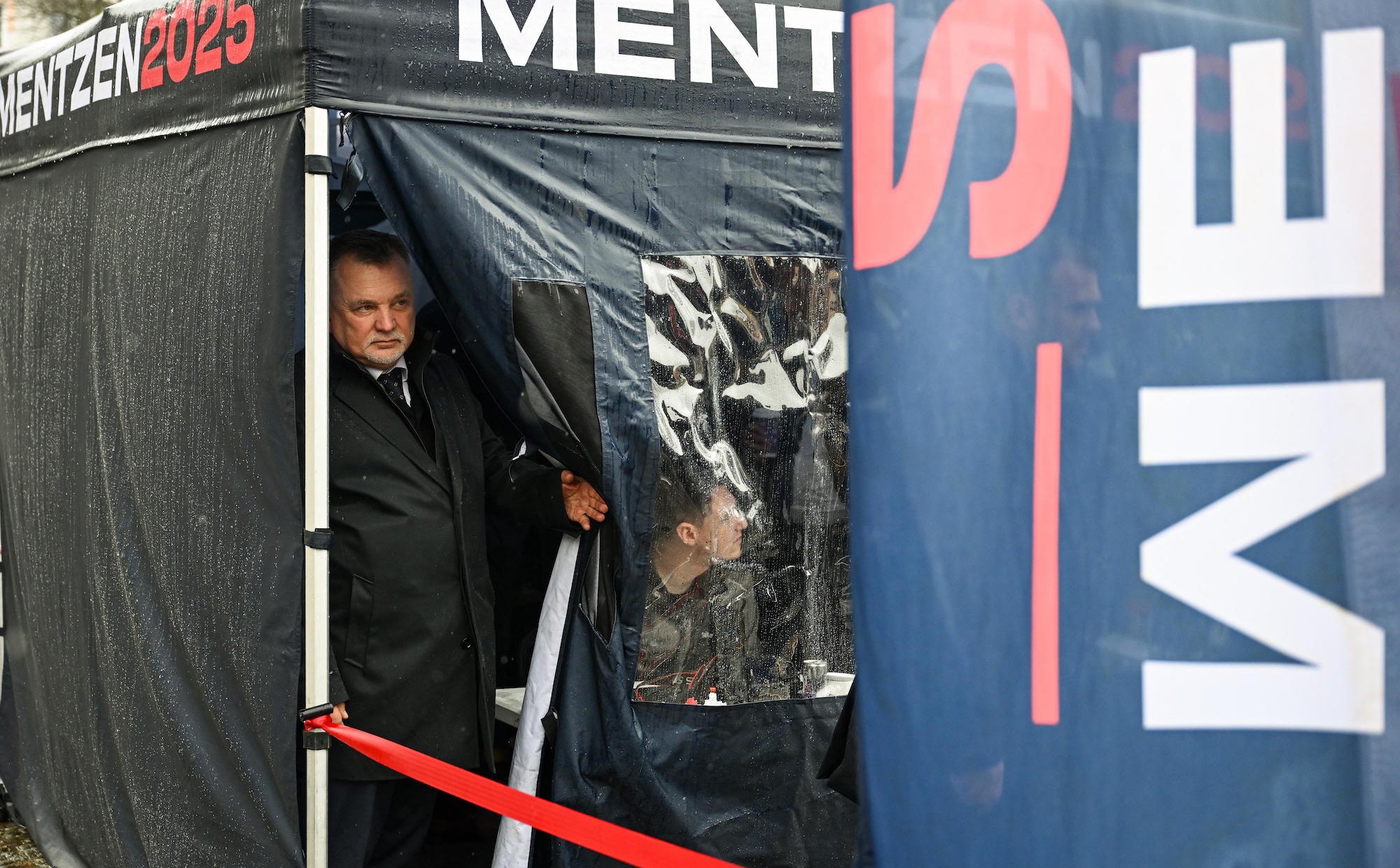 They don't want the Confederacy on the Ethics Commission. The right-wing club has a problem with its staffing