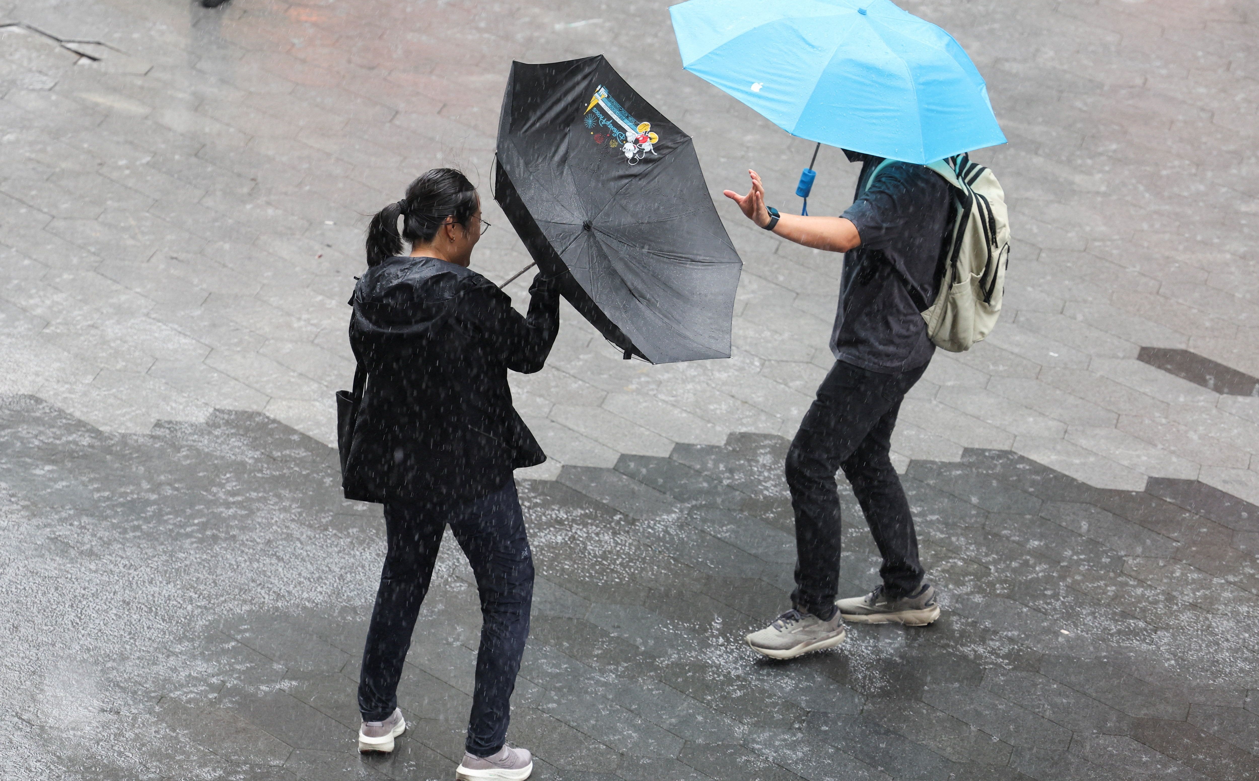 Alarm w Pekinie. Mieszkańcy mają nie wychodzić z domów. Powód? Deszcz