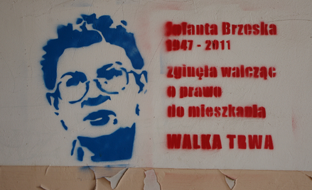 Graffiti upamiętniające Jolantę Brzeską na budynku przy ul. Wilczej 19 w Warszawie