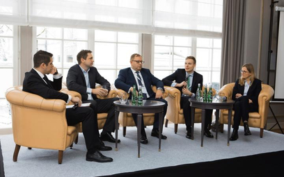 Panel dyskusyjny „Obligacje korporacyjne – inwestuj, zarabiaj, unikaj ryzyka”. Od lewej: Przemysław 