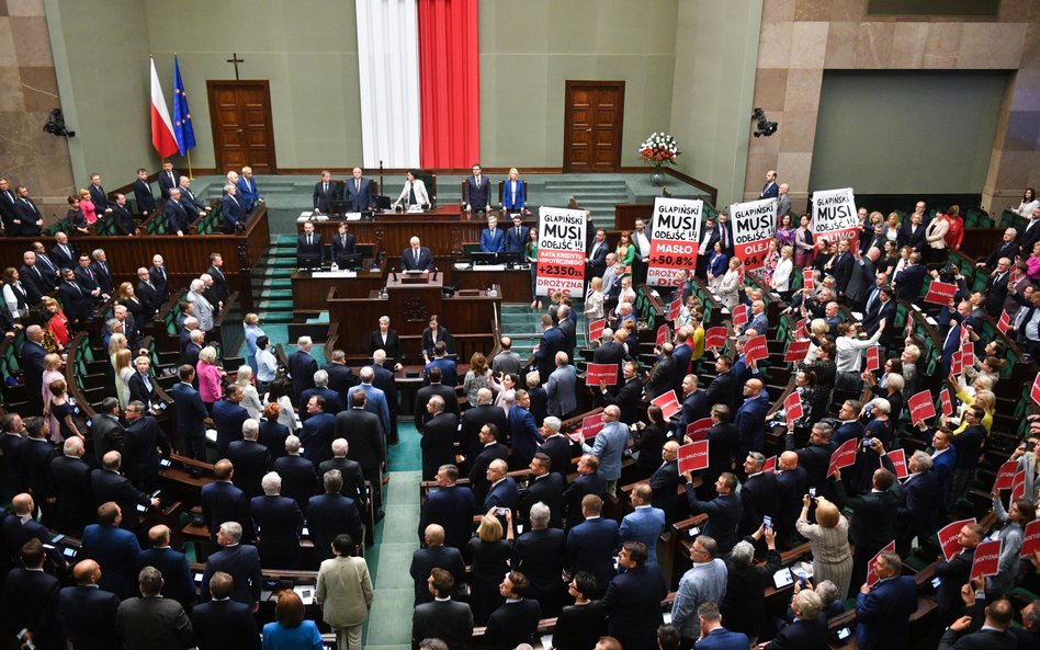 Protest opozycji w trakcie składania przysięgi przed drugą kadencją prezesa Narodowego Banku Polskie