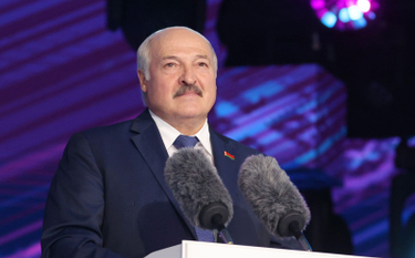 Władze Białorusi zniosły mandaty za brak masek. Lekarze przerażeni